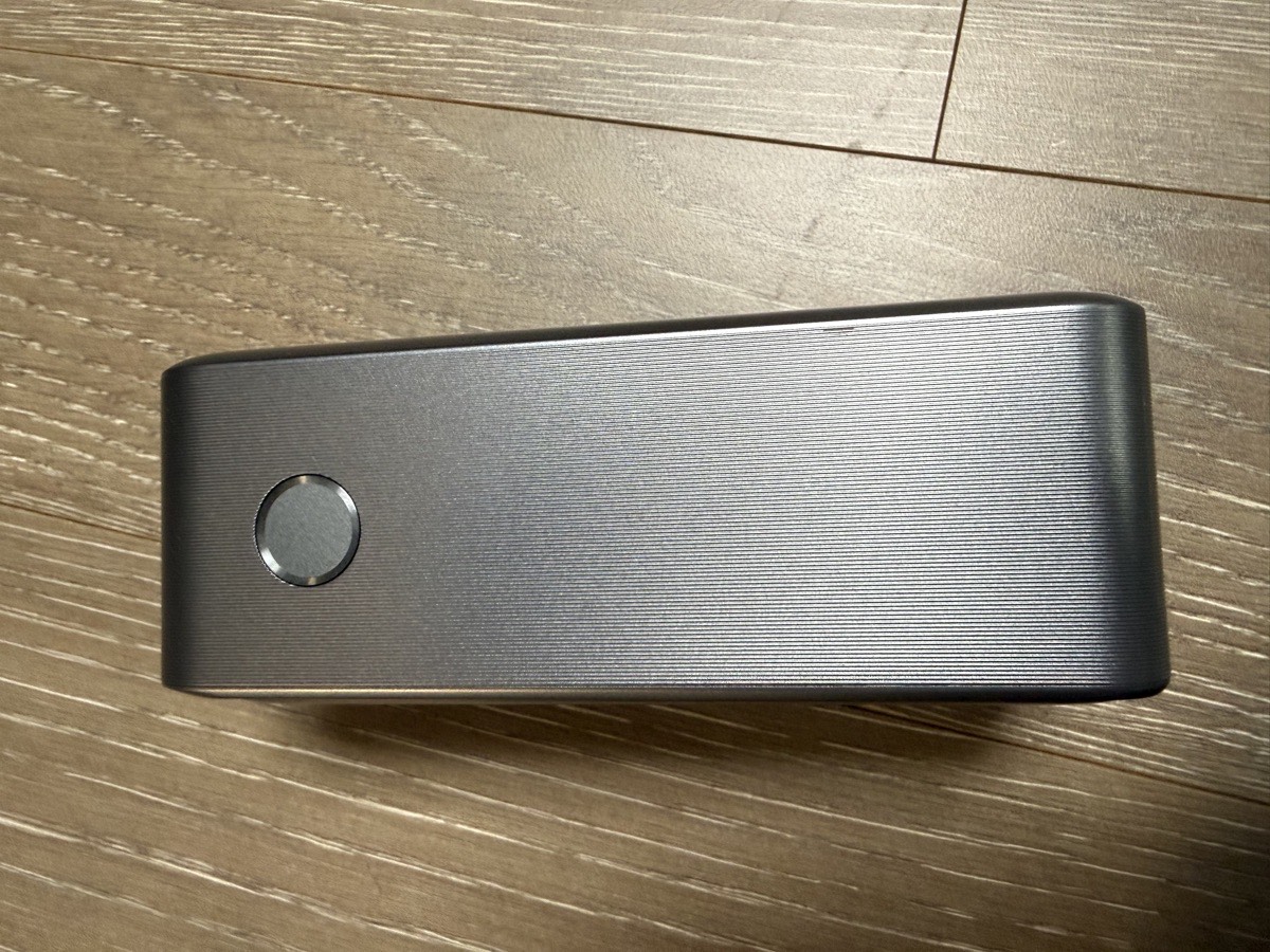 앤커 프라임 보조배터리 뒷면 디스플레이 버튼