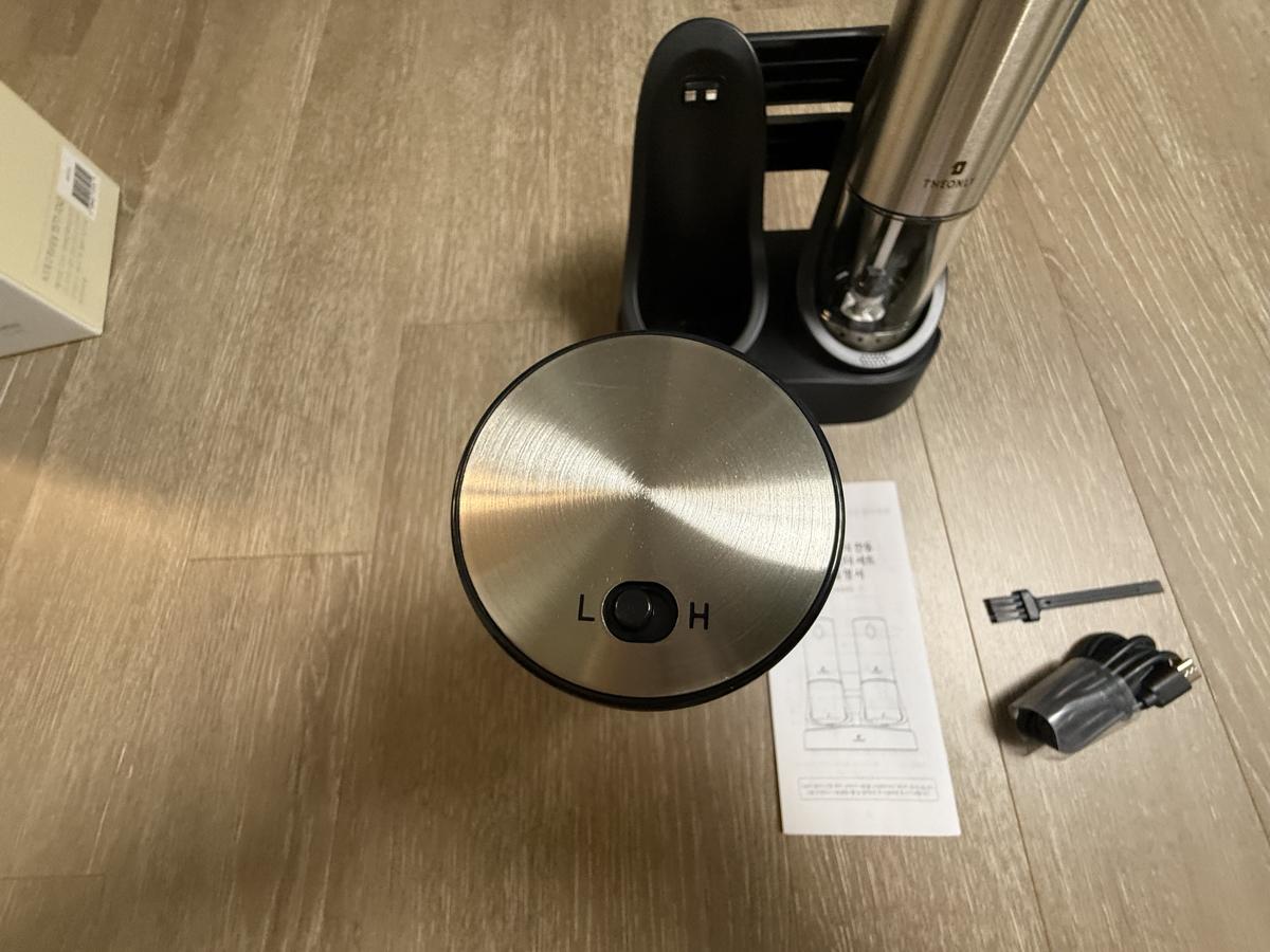 디온리 그라인더 USB-C 충전 단자와 충전 표시등